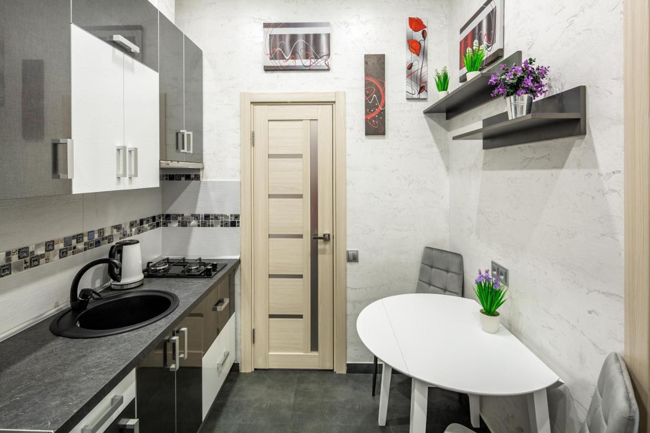 Apartment On Lesya Ukrainka Lviv Exterior photo